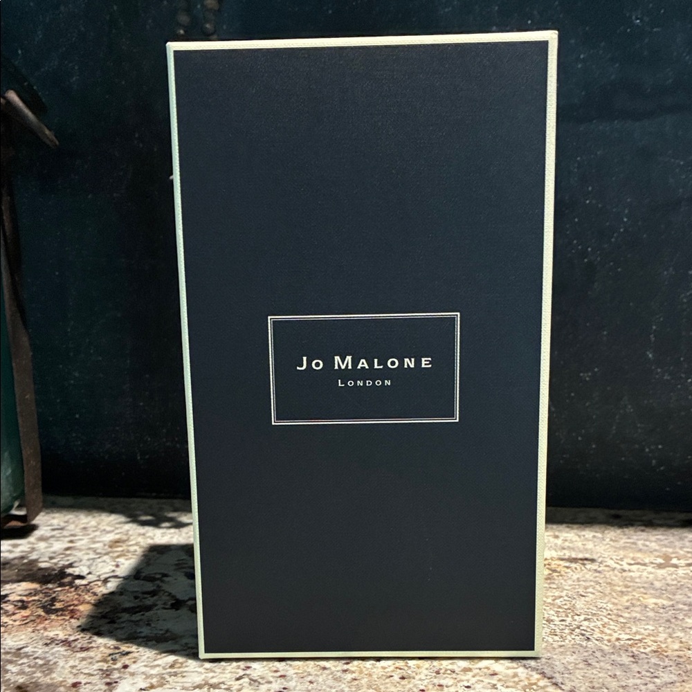 Jo Malone Black and White Gift Box
